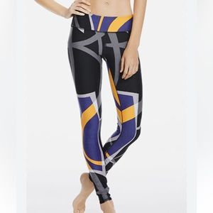 FABLETICS DEFINE POWERHOLD MID RISE LEGGING GEOMETRIC PRINT FULL LEGNTH SM